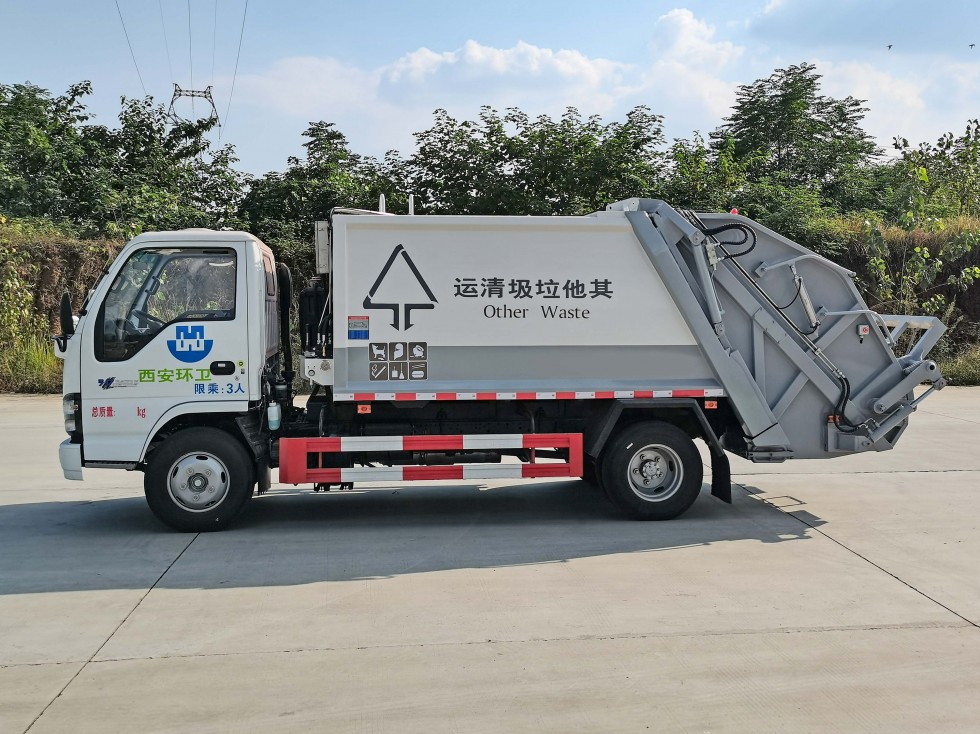 五十鈴7方壓縮垃圾車 五十鈴7方壓縮垃圾車